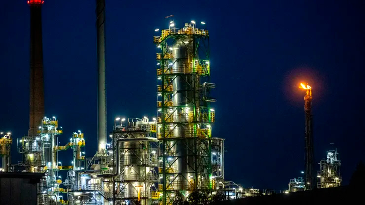 Нефтеперерабатывающий завод PCK Schwedt в Шведте, Германия, понедельник, 9 мая 2022 г.